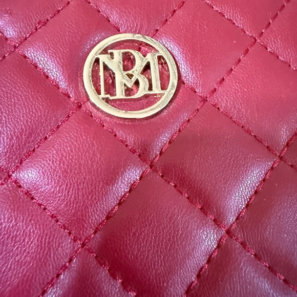 Badgley Mischka Studio Red Quilted Wristlet Clutch Wallet Purse Bag 7" New - Picture 2 of 4